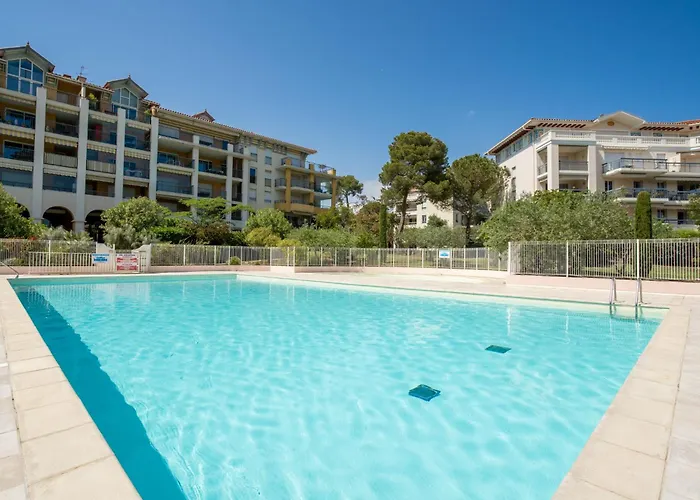 Apartment Le Grand Parc-13 By Interhome Saint Aygulf
